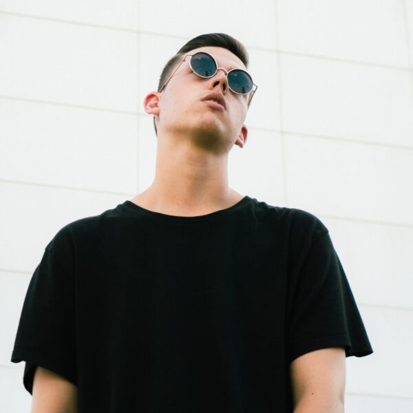 man with sunglasses (wrldwide)